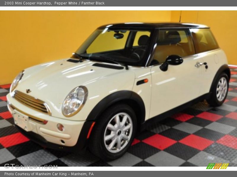 Pepper White / Panther Black 2003 Mini Cooper Hardtop