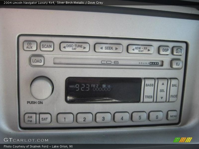 Silver Birch Metallic / Dove Grey 2004 Lincoln Navigator Luxury 4x4