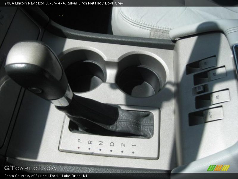 Silver Birch Metallic / Dove Grey 2004 Lincoln Navigator Luxury 4x4