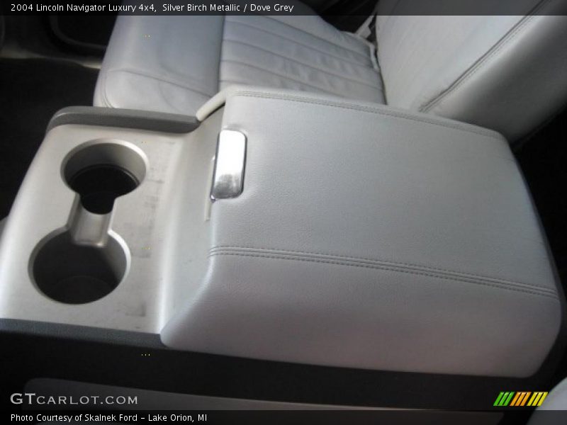 Silver Birch Metallic / Dove Grey 2004 Lincoln Navigator Luxury 4x4