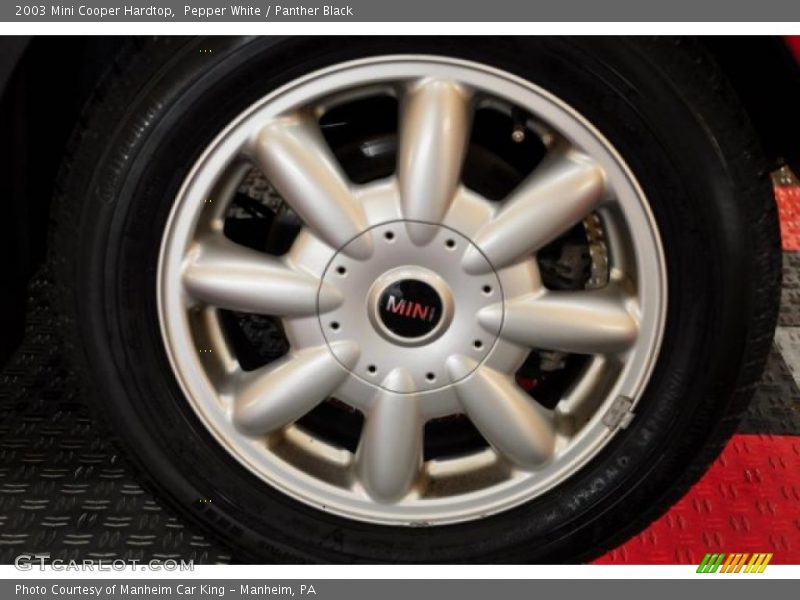 Pepper White / Panther Black 2003 Mini Cooper Hardtop