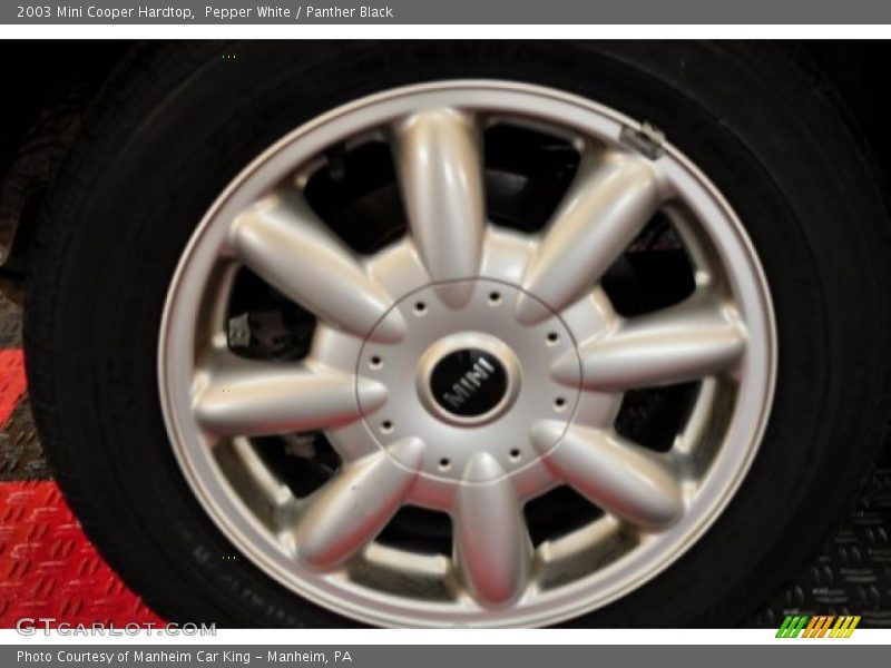 Pepper White / Panther Black 2003 Mini Cooper Hardtop