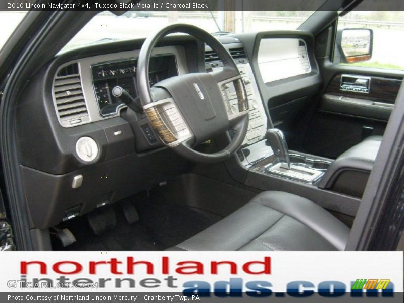 Tuxedo Black Metallic / Charcoal Black 2010 Lincoln Navigator 4x4