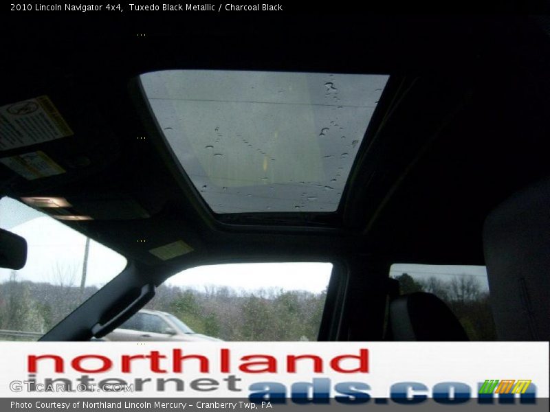 Tuxedo Black Metallic / Charcoal Black 2010 Lincoln Navigator 4x4