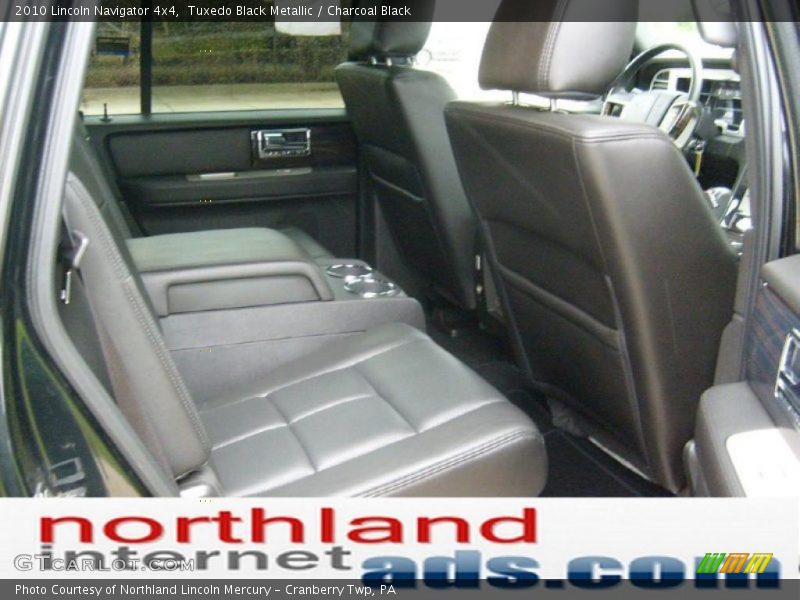 Tuxedo Black Metallic / Charcoal Black 2010 Lincoln Navigator 4x4