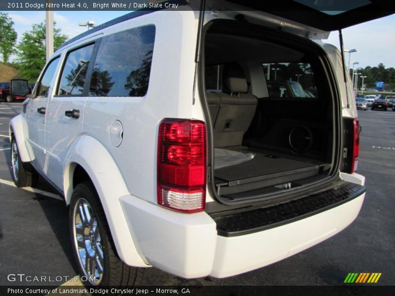 Bright White / Dark Slate Gray 2011 Dodge Nitro Heat 4.0