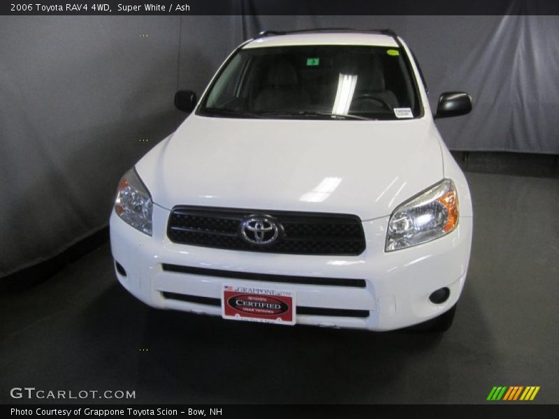Super White / Ash 2006 Toyota RAV4 4WD