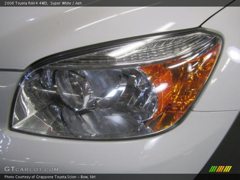 Super White / Ash 2006 Toyota RAV4 4WD