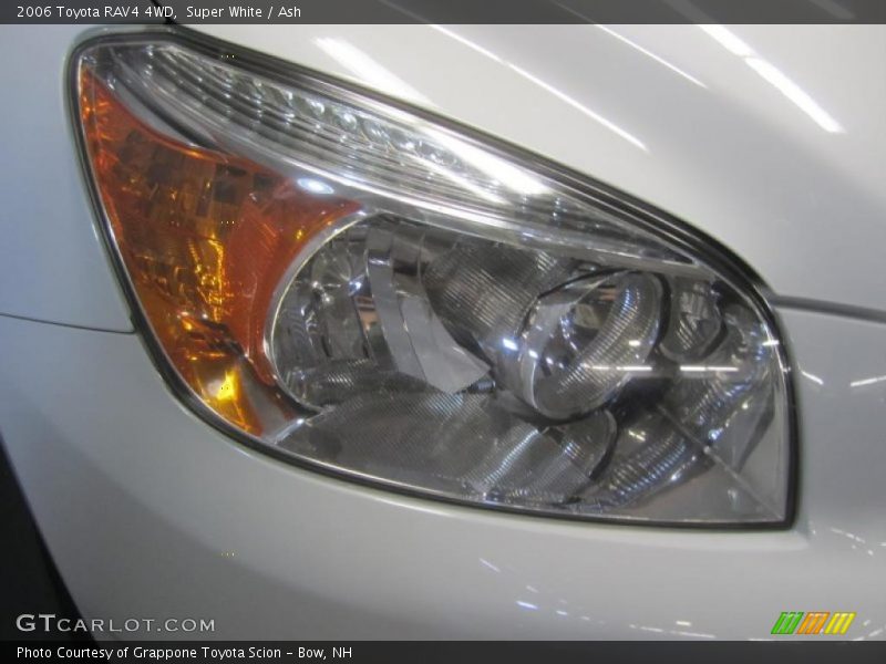Super White / Ash 2006 Toyota RAV4 4WD