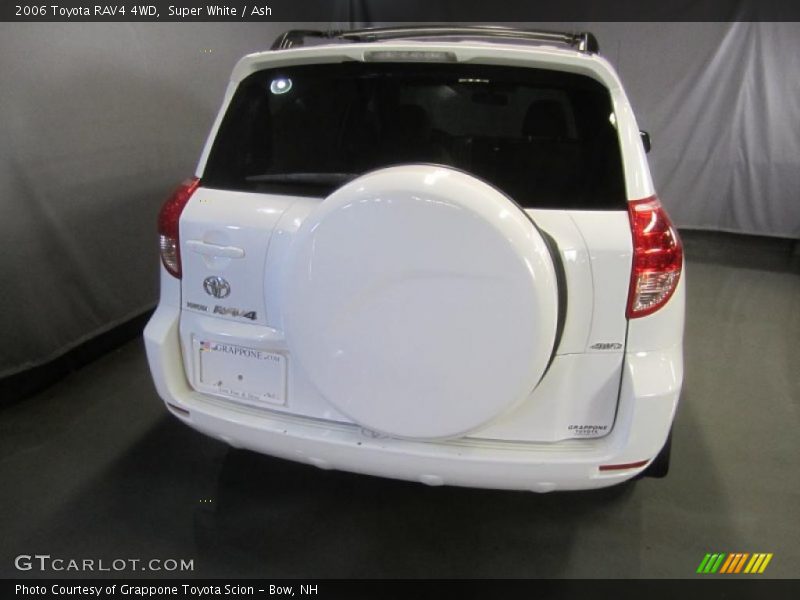 Super White / Ash 2006 Toyota RAV4 4WD