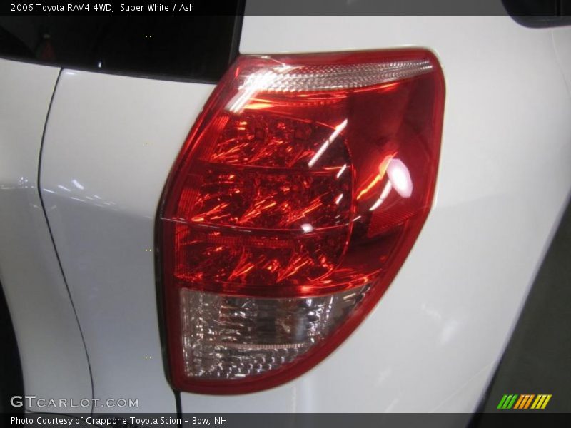 Super White / Ash 2006 Toyota RAV4 4WD