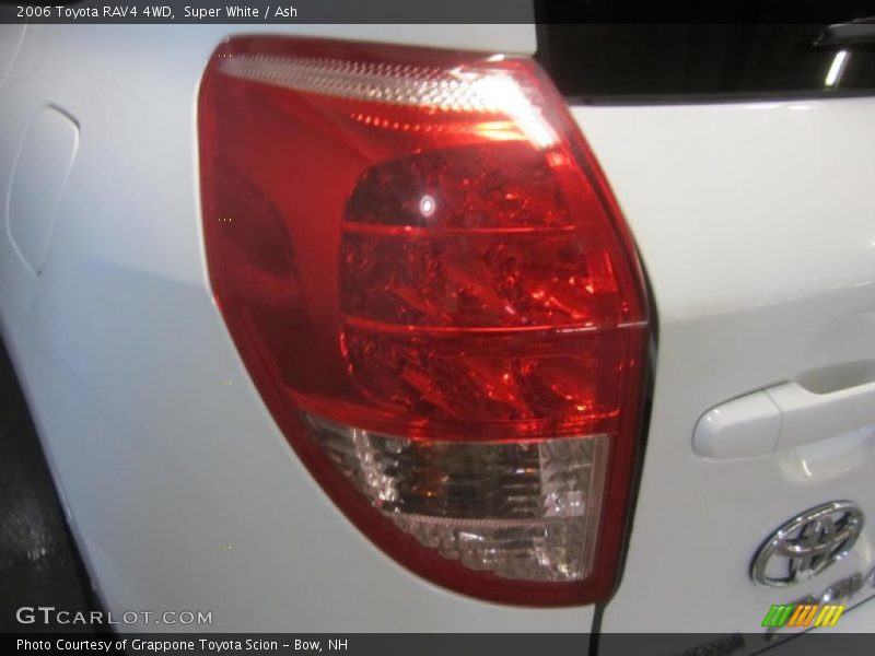 Super White / Ash 2006 Toyota RAV4 4WD