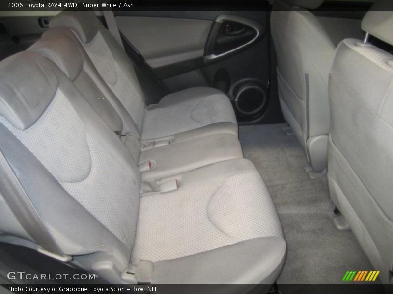 Super White / Ash 2006 Toyota RAV4 4WD