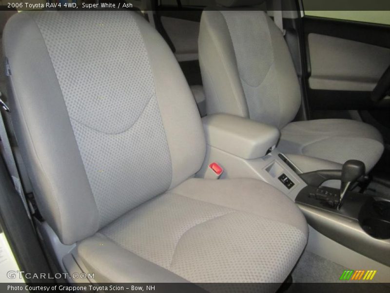 Super White / Ash 2006 Toyota RAV4 4WD