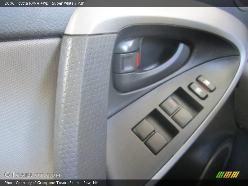 Super White / Ash 2006 Toyota RAV4 4WD