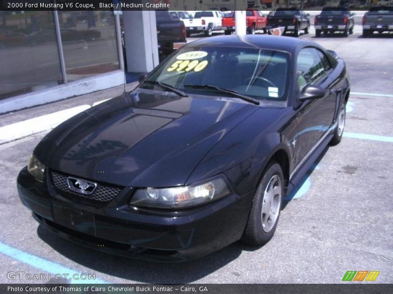 Black / Medium Graphite 2000 Ford Mustang V6 Coupe