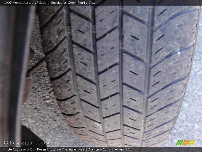 Eucalyptus Green Pearl / Gray 1997 Honda Accord VP Sedan