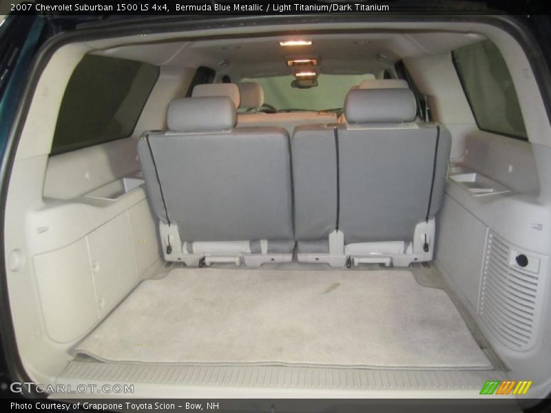  2007 Suburban 1500 LS 4x4 Trunk