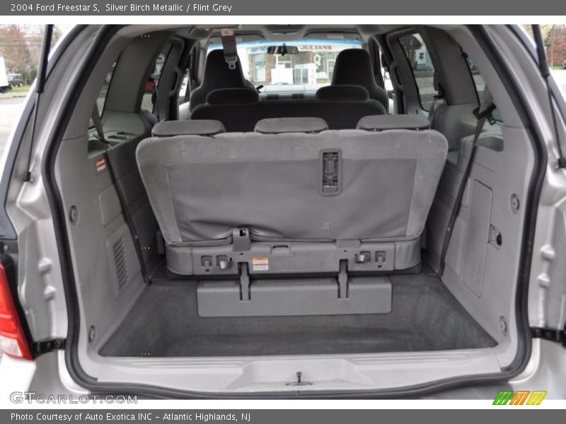  2004 Freestar S Trunk