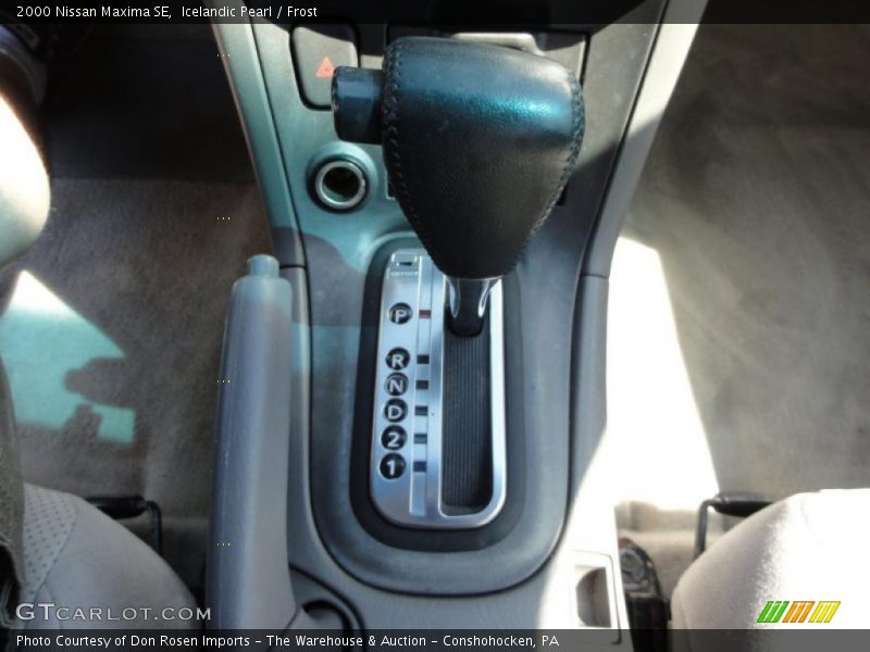 Icelandic Pearl / Frost 2000 Nissan Maxima SE