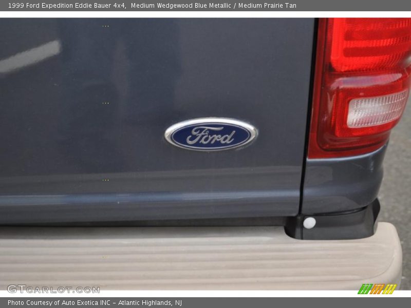 Medium Wedgewood Blue Metallic / Medium Prairie Tan 1999 Ford Expedition Eddie Bauer 4x4