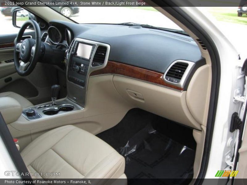 Dashboard of 2011 Grand Cherokee Limited 4x4