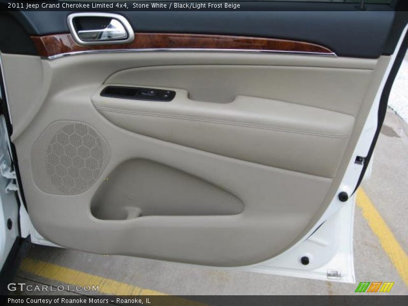 Door Panel of 2011 Grand Cherokee Limited 4x4