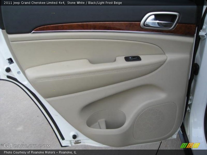 Door Panel of 2011 Grand Cherokee Limited 4x4
