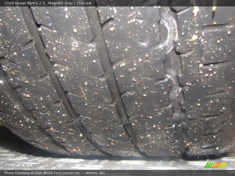 Magnetic Gray / Charcoal 2009 Nissan Sentra 2.0