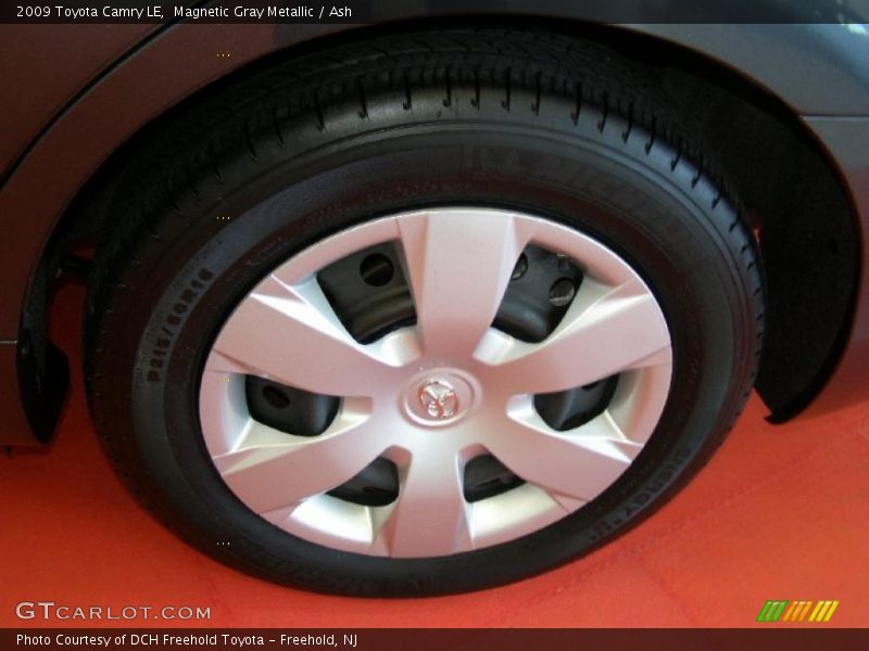 Magnetic Gray Metallic / Ash 2009 Toyota Camry LE