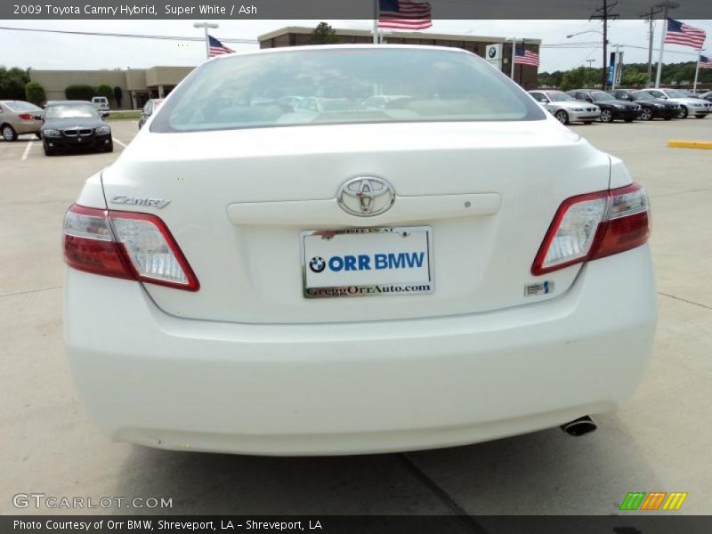 Super White / Ash 2009 Toyota Camry Hybrid