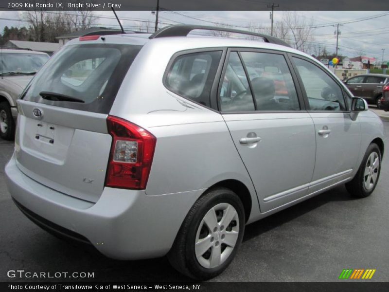 Bright Silver / Gray 2009 Kia Rondo LX