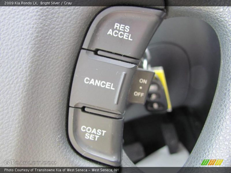 Bright Silver / Gray 2009 Kia Rondo LX