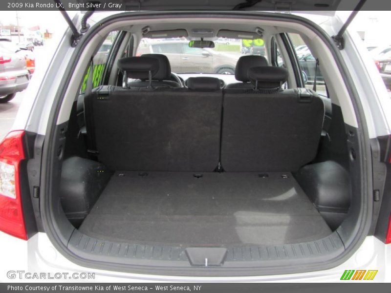 Bright Silver / Gray 2009 Kia Rondo LX