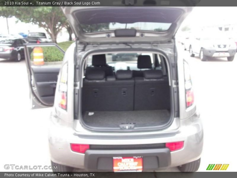 Titanium Gray / Black Soul Logo Cloth 2010 Kia Soul +