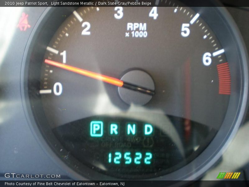 Light Sandstone Metallic / Dark Slate Gray/Pebble Beige 2010 Jeep Patriot Sport