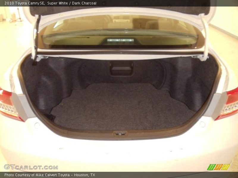 Super White / Dark Charcoal 2010 Toyota Camry SE