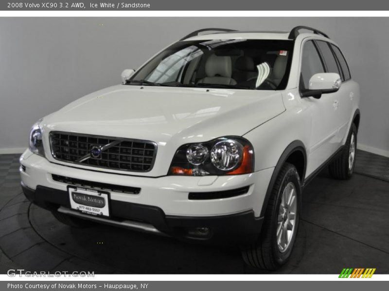 Ice White / Sandstone 2008 Volvo XC90 3.2 AWD