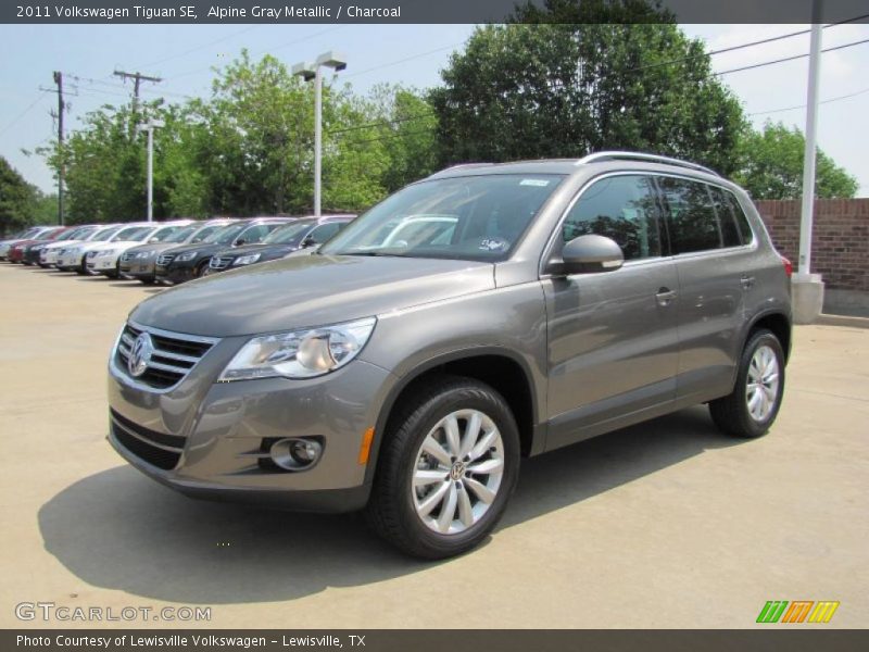 Alpine Gray Metallic / Charcoal 2011 Volkswagen Tiguan SE
