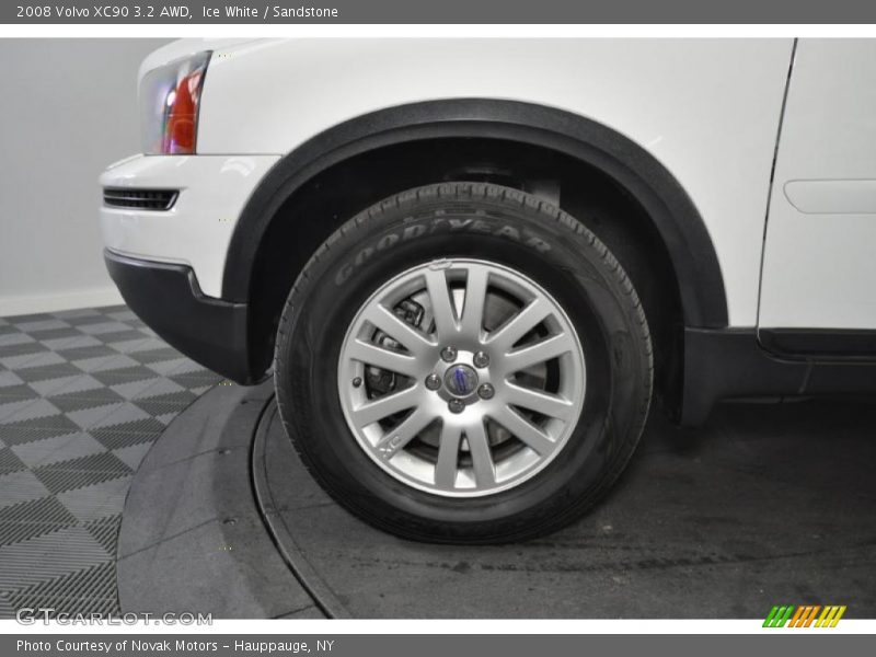 Ice White / Sandstone 2008 Volvo XC90 3.2 AWD