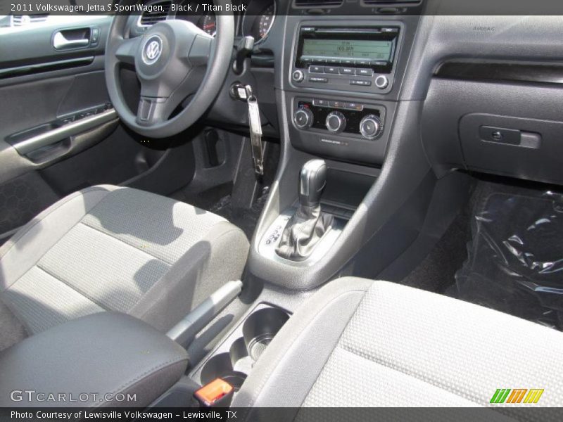 Black / Titan Black 2011 Volkswagen Jetta S SportWagen