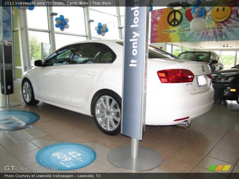 Candy White / Titan Black 2011 Volkswagen Jetta TDI Sedan