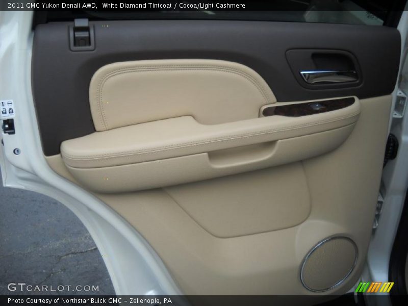 White Diamond Tintcoat / Cocoa/Light Cashmere 2011 GMC Yukon Denali AWD