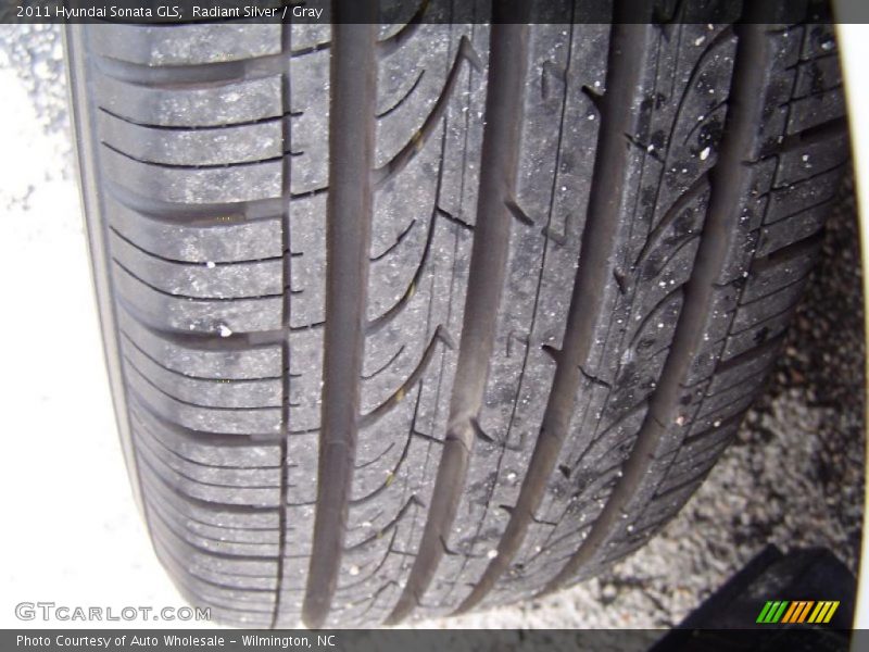 Radiant Silver / Gray 2011 Hyundai Sonata GLS