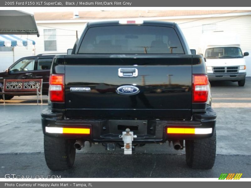 Black / Medium Flint/Dark Flint Grey 2005 Ford F150 XLT SuperCab