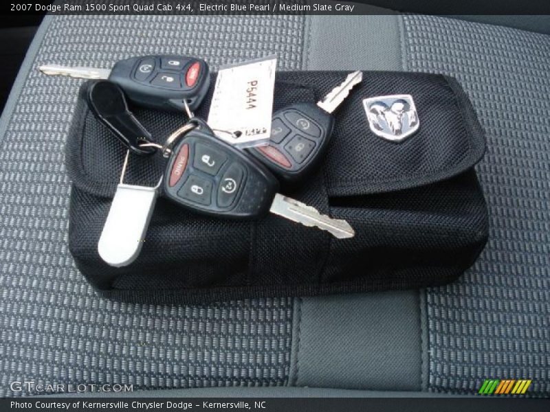 Electric Blue Pearl / Medium Slate Gray 2007 Dodge Ram 1500 Sport Quad Cab 4x4