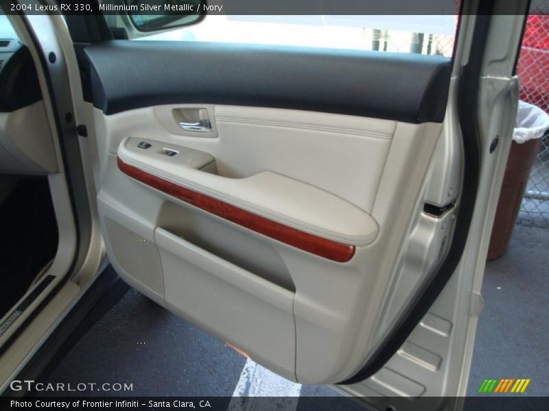 Millinnium Silver Metallic / Ivory 2004 Lexus RX 330