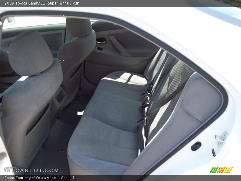 Super White / Ash 2009 Toyota Camry LE