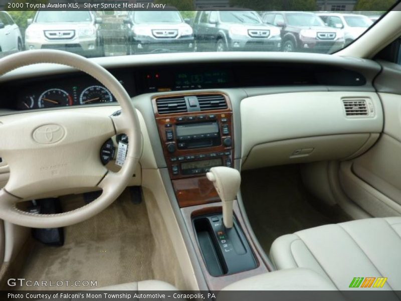 Silver Spruce Metallic / Ivory 2000 Toyota Avalon XLS