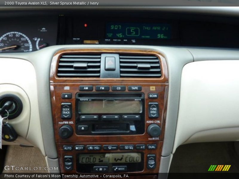 Silver Spruce Metallic / Ivory 2000 Toyota Avalon XLS